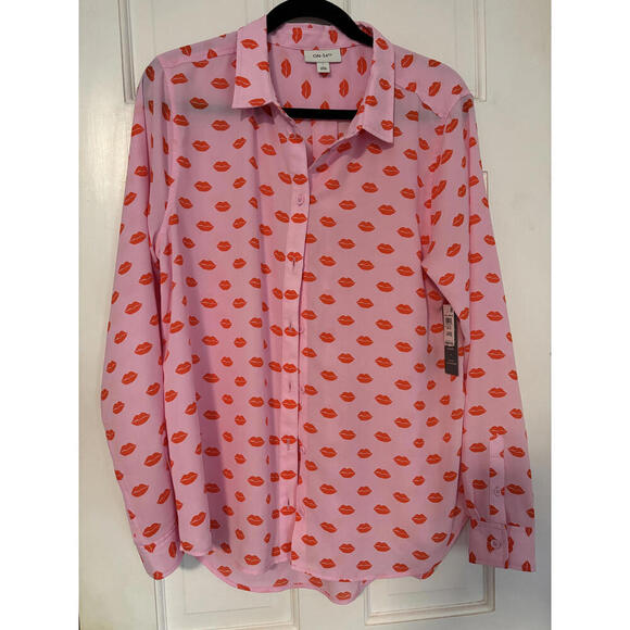 Tops - SOLD DO NOT BUYNWT Pink Long Sleeve Button-Up Blouse with Red Lips Print